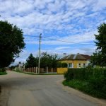 Following Random Streets. The Undiscovered Side of...
